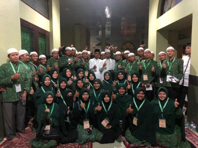 Buka Bareng Ustadz Abdul Shomad